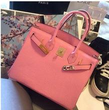 粉色包明星,明星演绎时尚新风尚