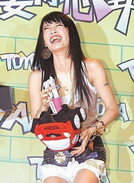 明星的抓拍瞬间,光影中的璀璨瞬间