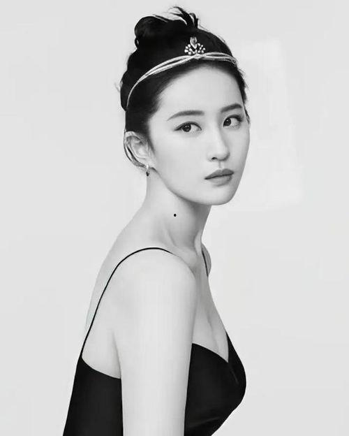 真的美女明星,揭秘真实美女明星的美丽秘诀